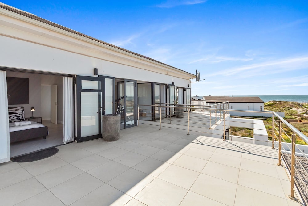 Shelley Point Beach Villa