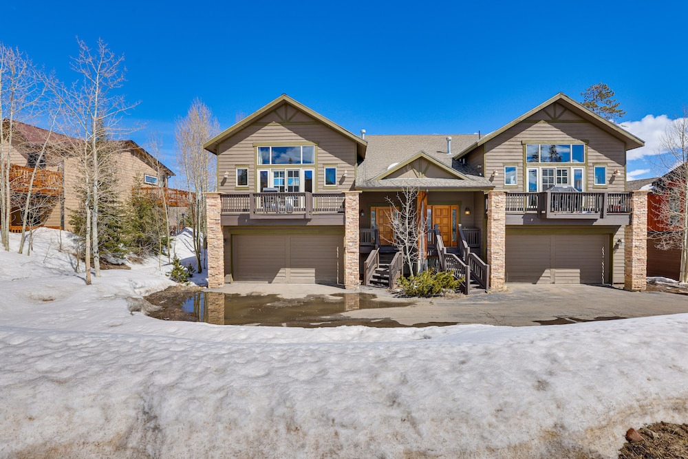Serene Home w/ Private Hot Tub in Silverthorne