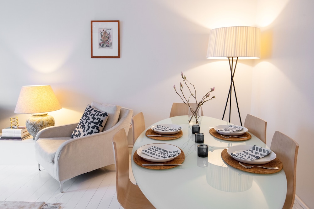 Fab 2br just 3 blocks from Market Square view 5