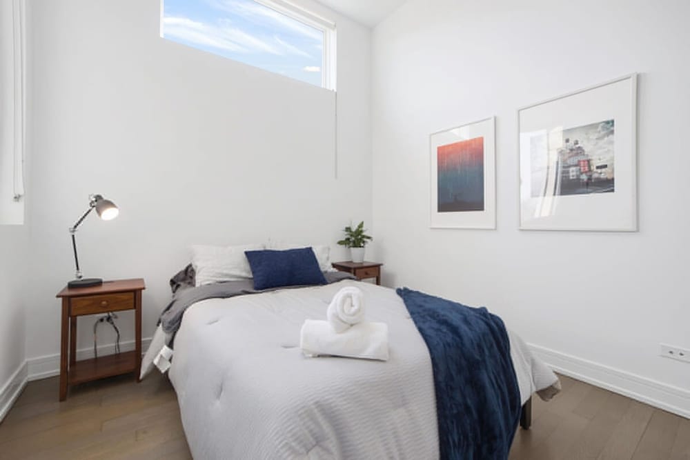 4-bedroom Penthouse w 2 Large Balconies Rooftop