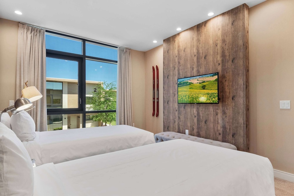 Chic Disney Villa Stunning Patio, Resort Amenities & Minutes From Parks