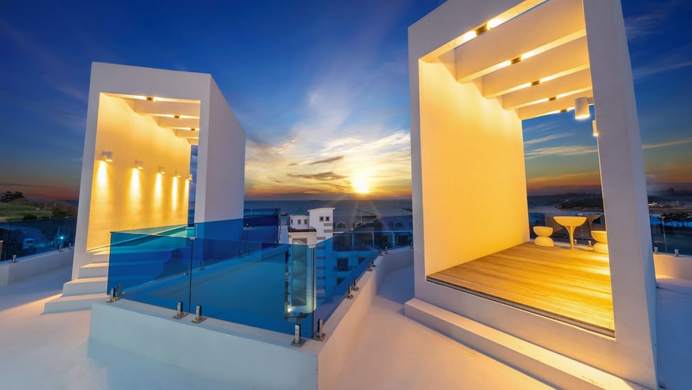 Gangneung Leventia Pool Villa
