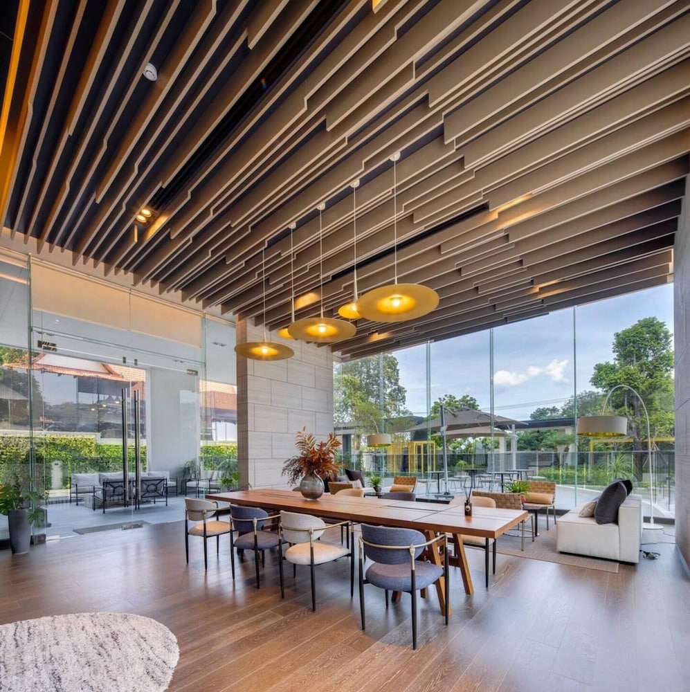 Sea View 2 Bed Room Luxury - Perfect Location