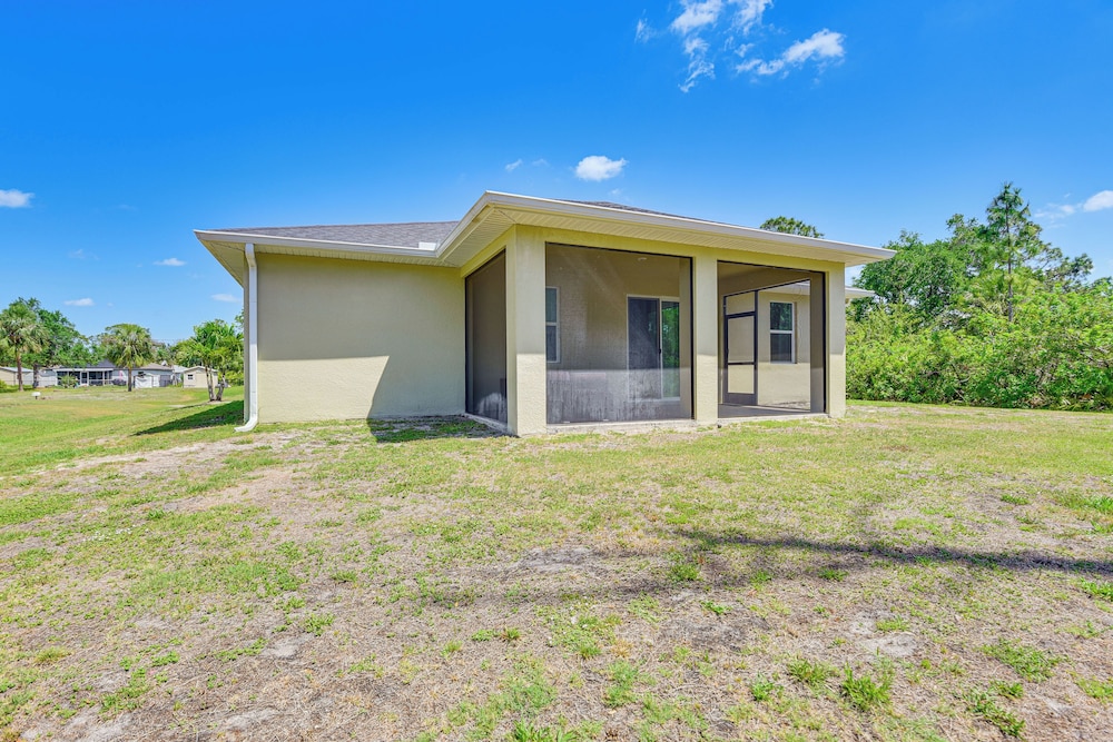 Family-friendly Home: 8 Mi to Warm Mineral Springs