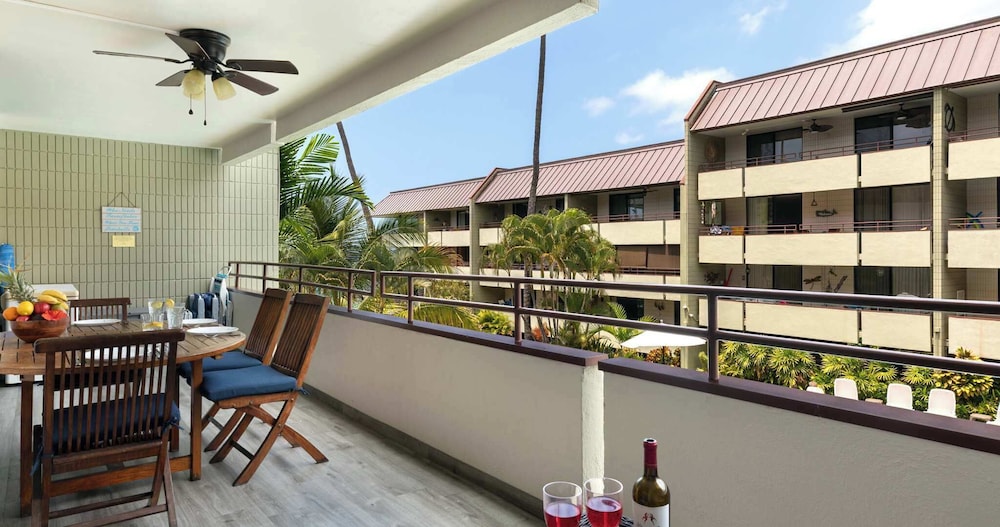 Oceanfront Condo 117 in Kailua-kona
