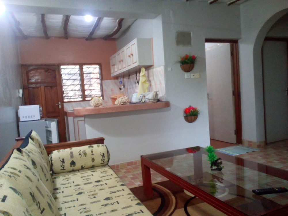 Delina Cottage Diani