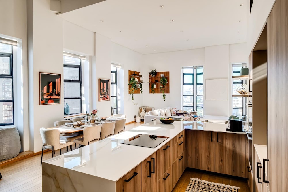 Contemporary 2bed in Art Deco Heritage Site Elevea