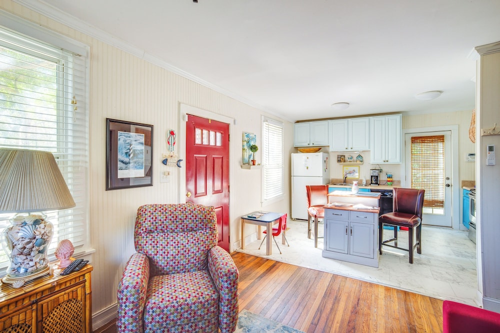 5 Mi to Downtown Beaufort: Pet-friendly Cottage!