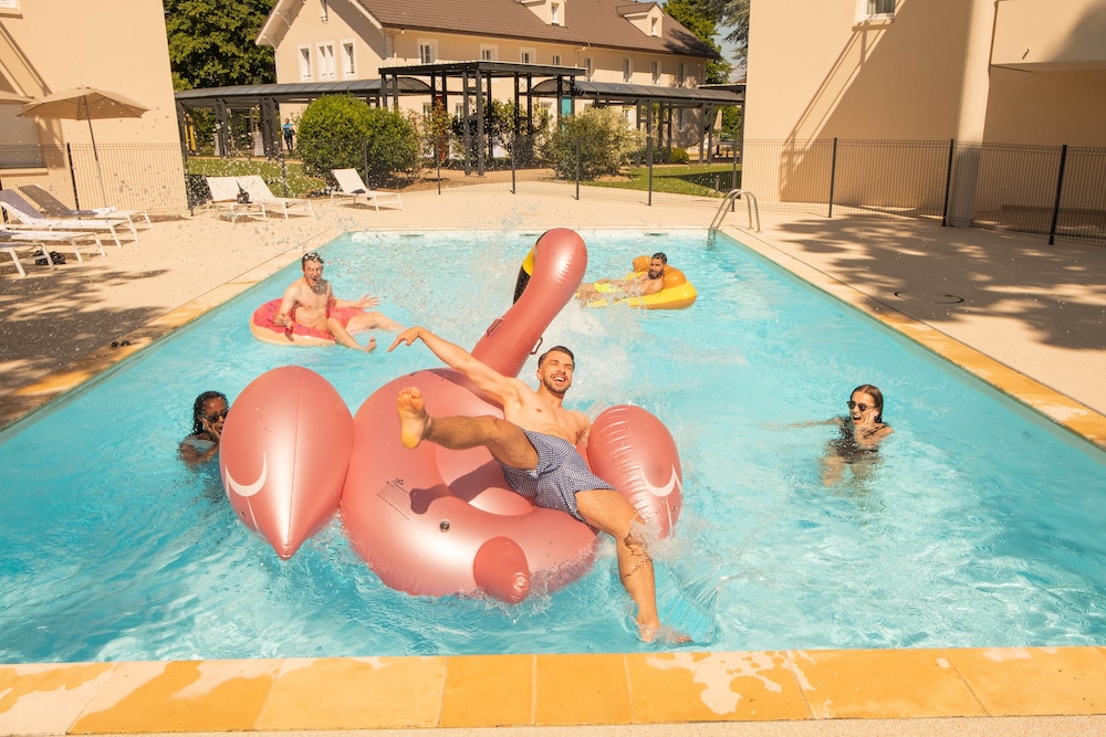 Ferney-Voltaire Vacations - The Residence Hotel - Property Image 7