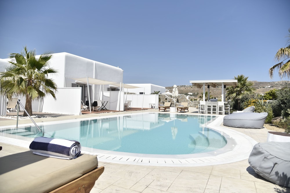 Queen Boutique Suites