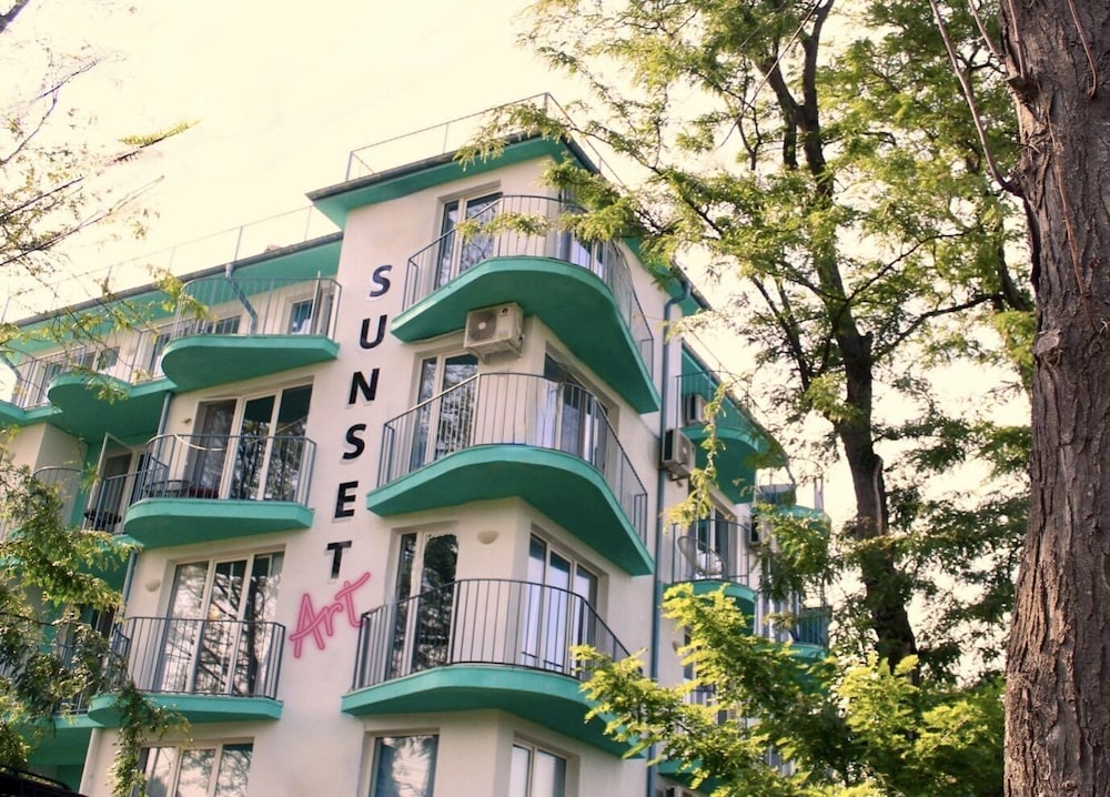 SUNSET ART HOTEL