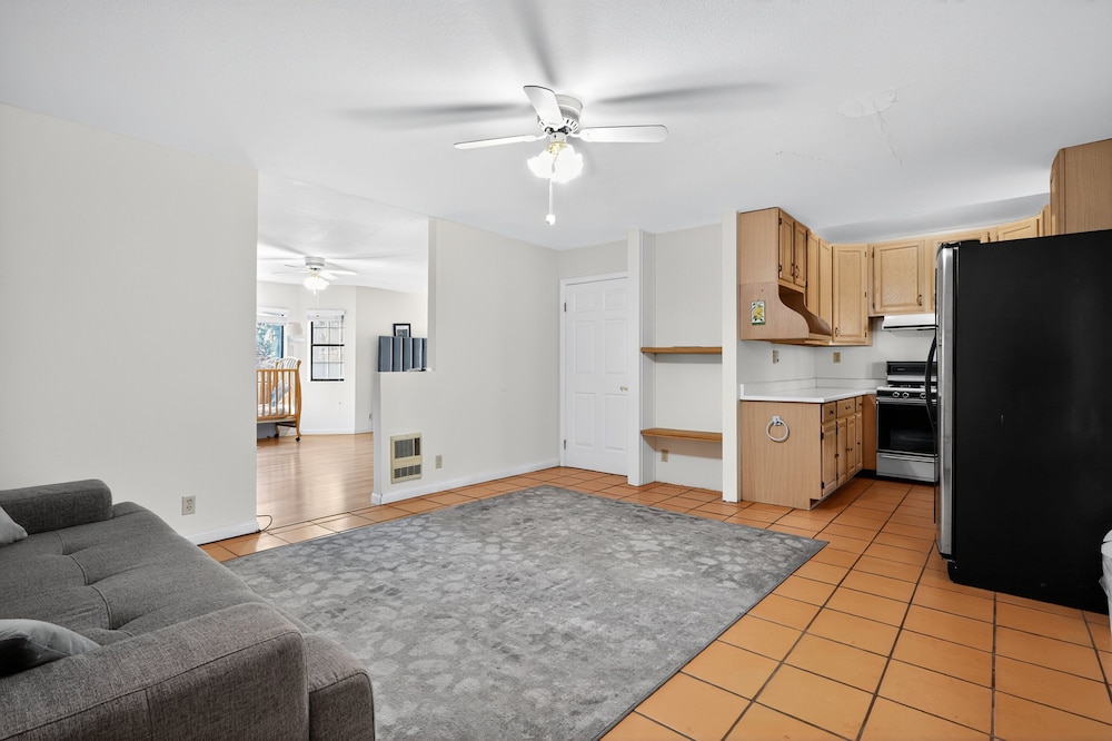 Spacious Mountain Getaway Game Room & Gazebo 5 Bedroom Villa