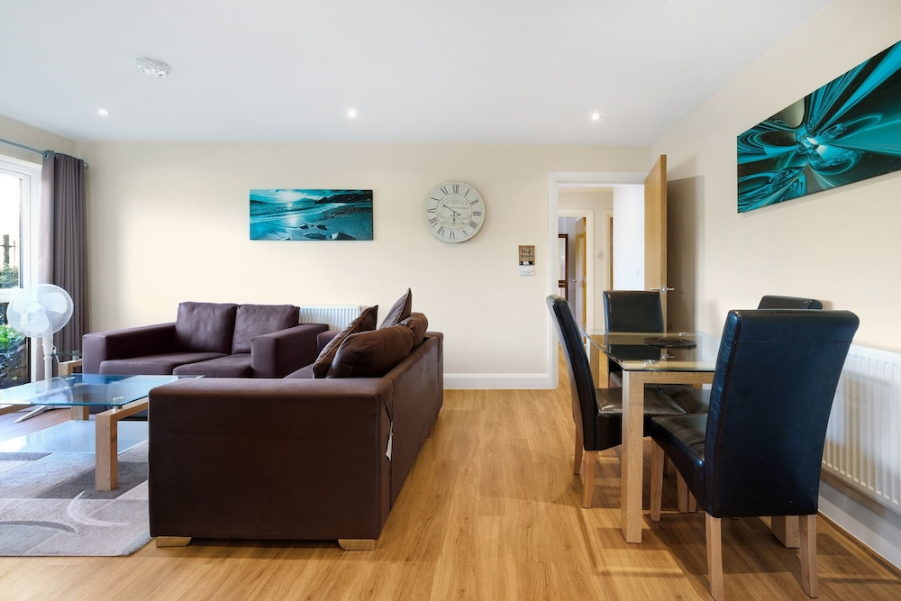 Heathrow Living Serviced Apartments by Ferndale