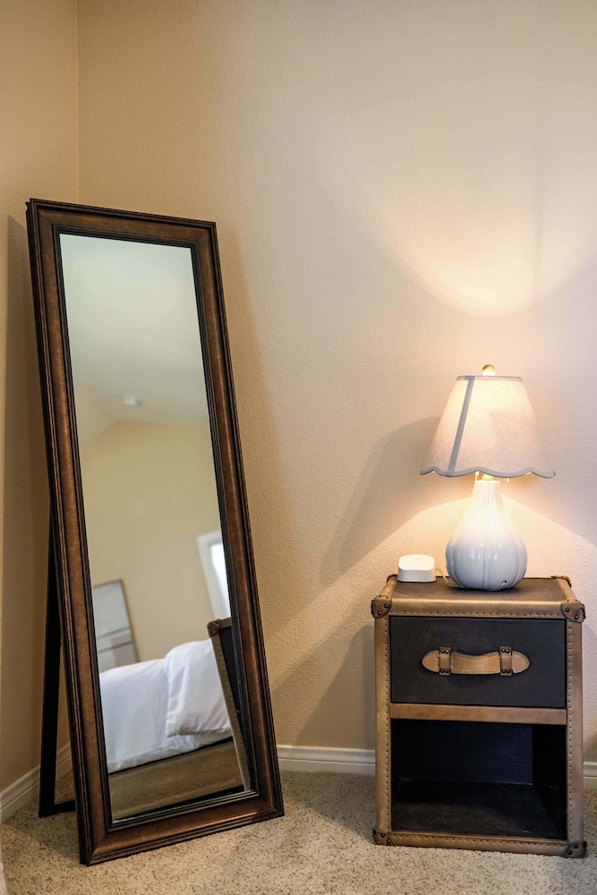Modern Serenity Near LA Tranquil 3BR Stay