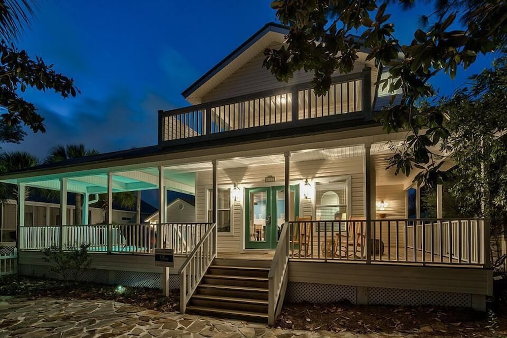 SUMMER SHANDY 4 Bedroom Holiday Home by Five Star Properties