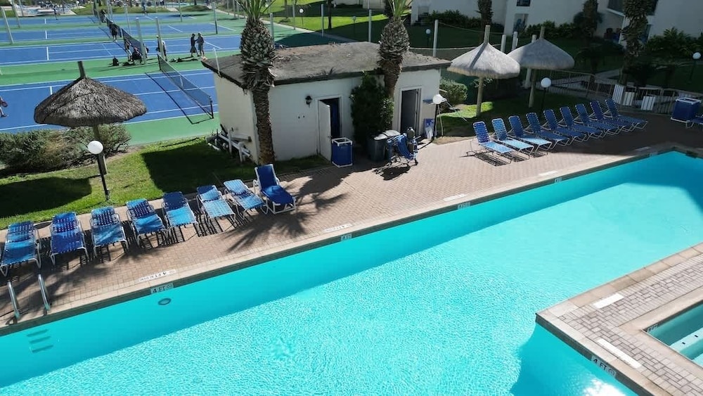 Saida Beachfront Luxe Condo Two Heated Pools 2 Bedroom Condo