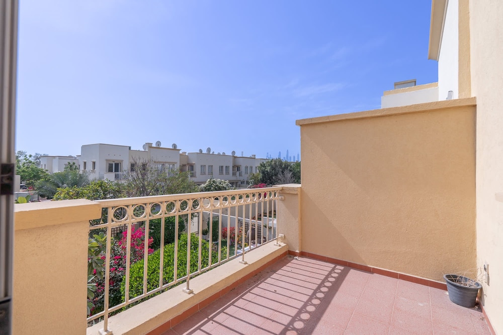 Emirates Living s Fascinating Villa for Everyone