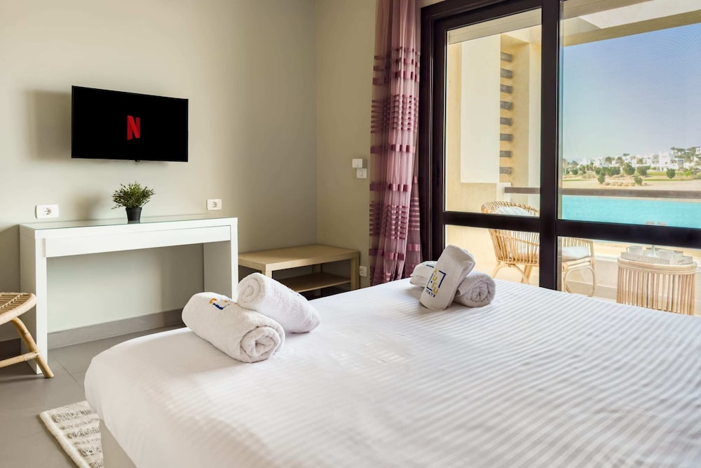 Xuru Stays I Sundown Symphony 4mbdr Villa @ Joubal El Gouna
