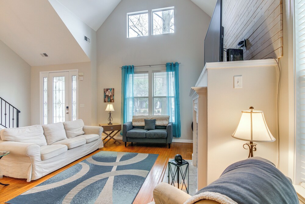 3 Mi to Dtwn Memphis: Charming Family Home!