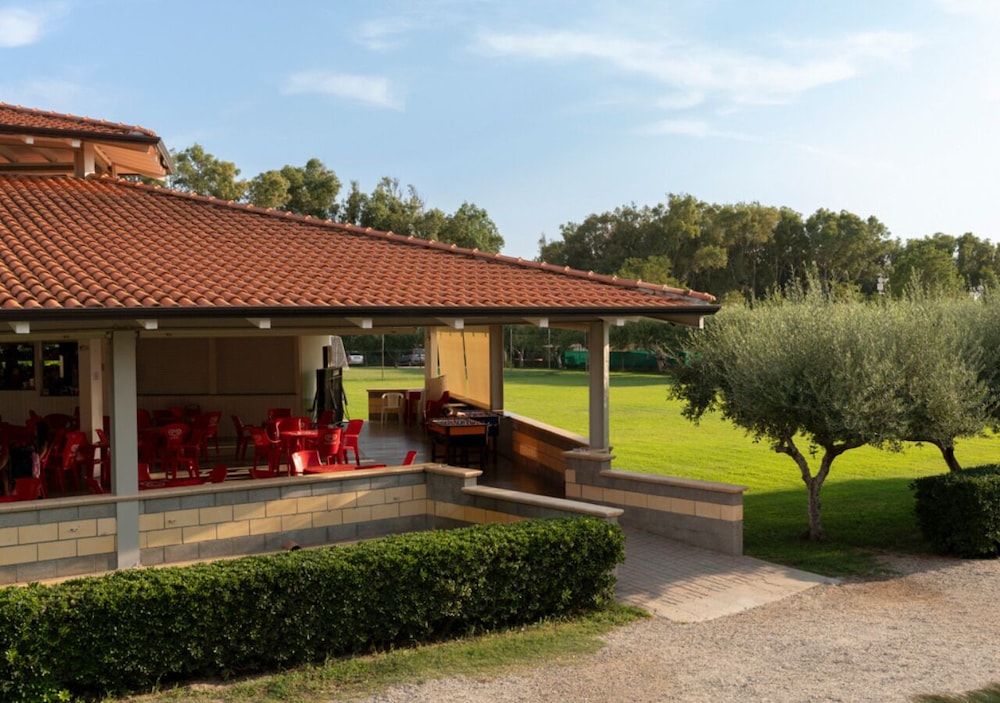 Madama club village