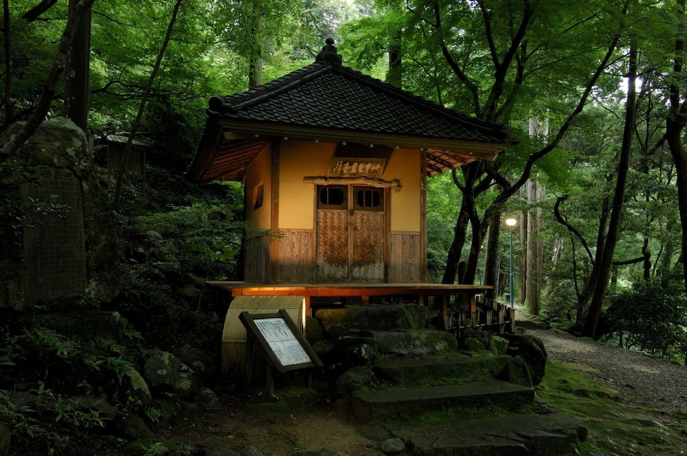 Yamanaka Onsen Shirasagiyu Tawaraya