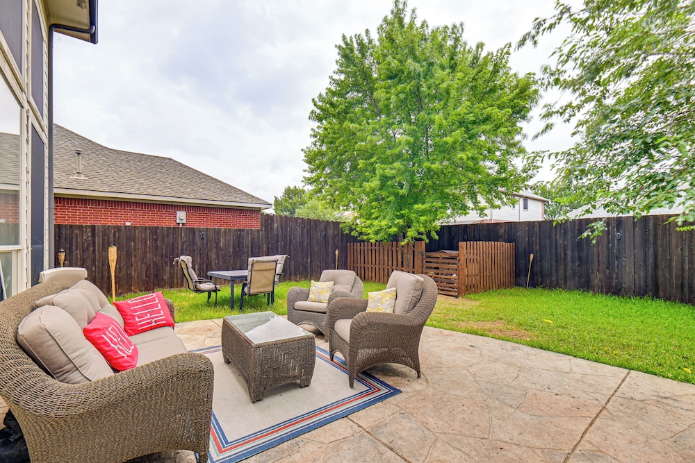 Shop, Play & Explore: Family Home in Allen