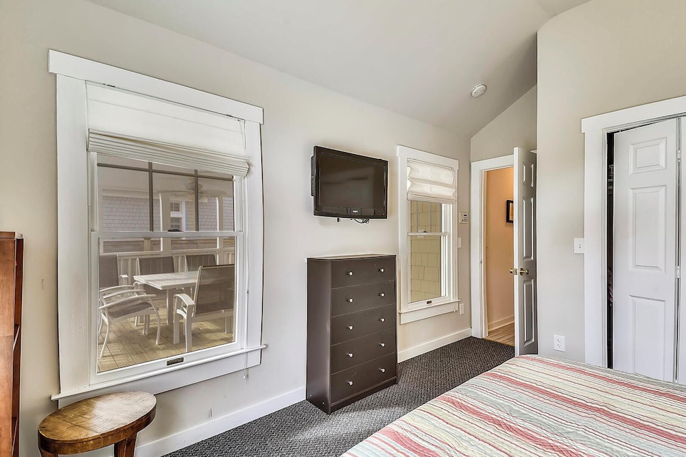 Laurel Street 108