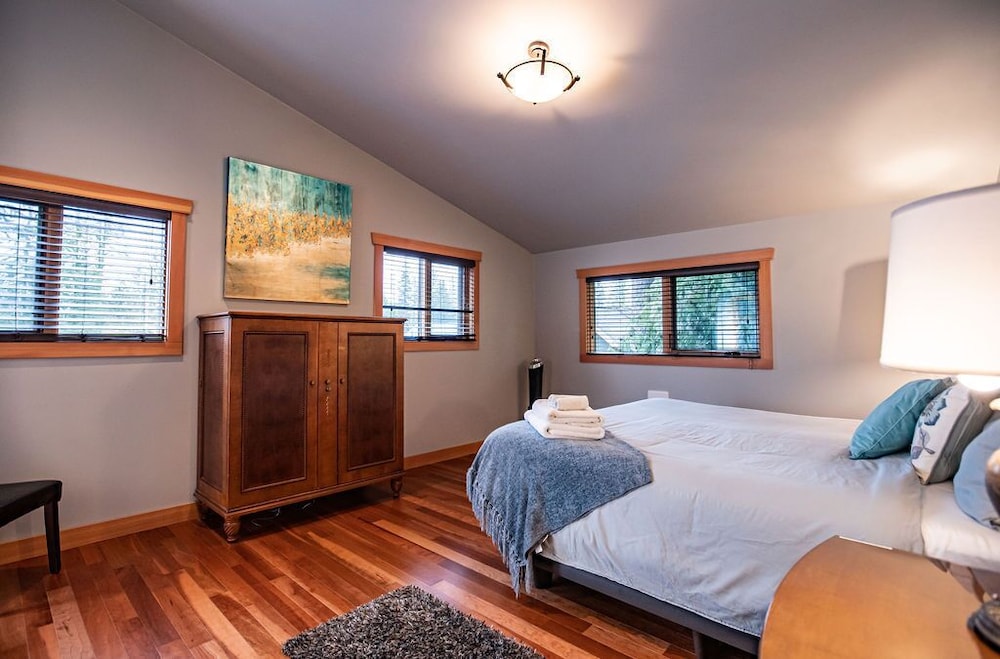 Begbie Snug by Revelstoke Vacations - Image 4