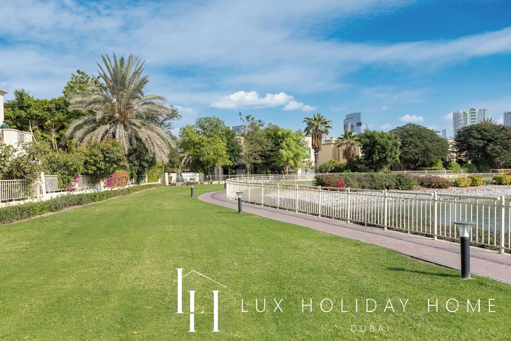LUX The Serene Springs Villa