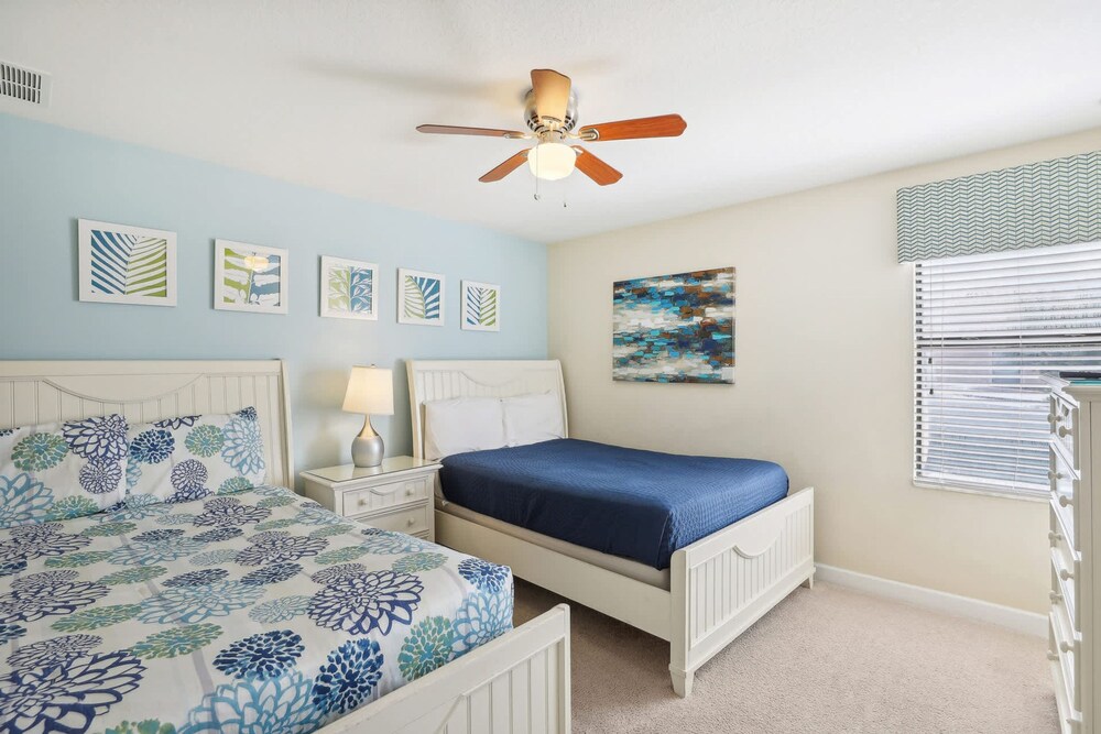 Modern 8BR Home With Private Pool and hot tub