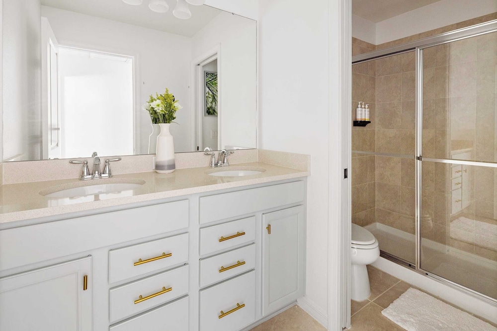Sleeps 26! Resort Home w/ On-site Waterpark, Pool Flamingo Grove by Avantstay