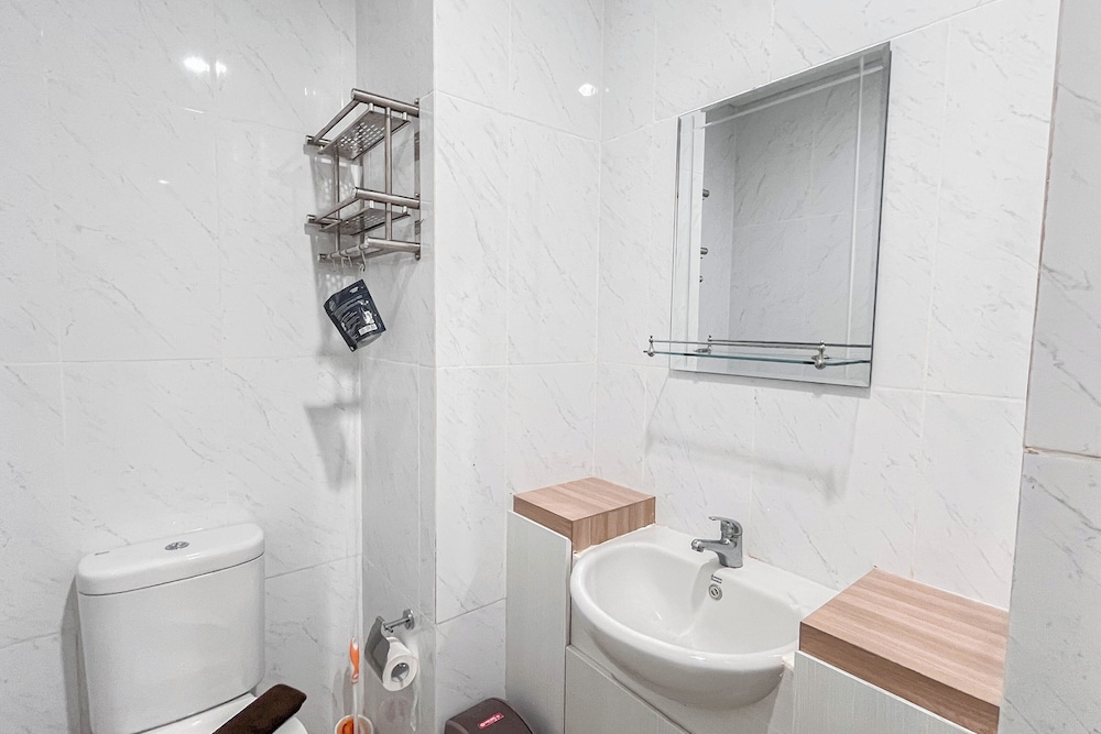 Comfy 1BR Apartment at Tamansari Skylounge Makassar