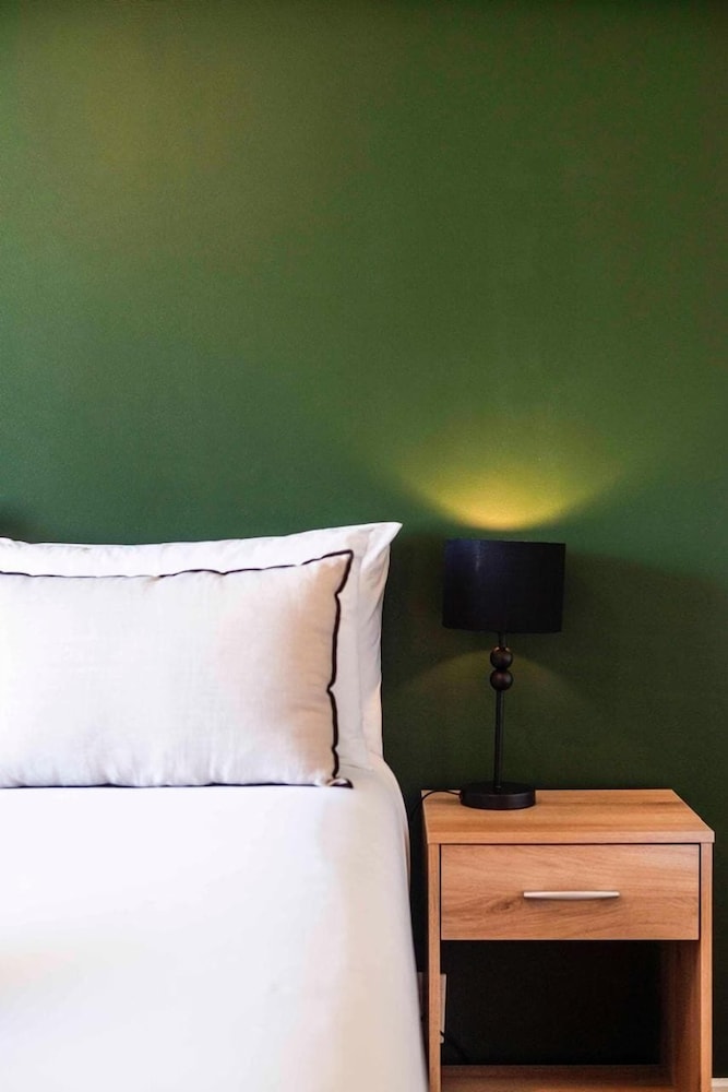 Modern 2 Bedroom Apartment Pleasant Ways Seapoint