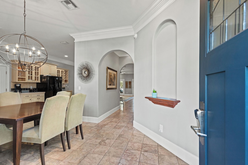 Sugar Sand Retreat 3-bed, 2-bath Beach Getaway With Private Pool, Sleeps 8!