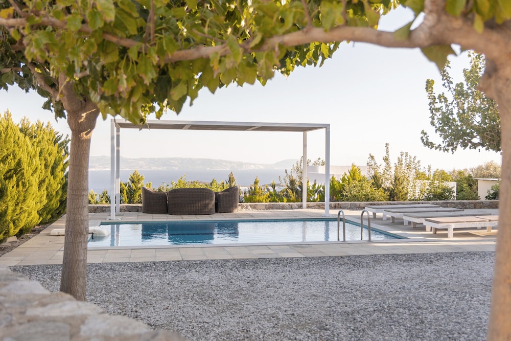 Evgoro Villas