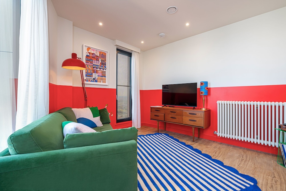The Eades Natasha Landers 2 Bed