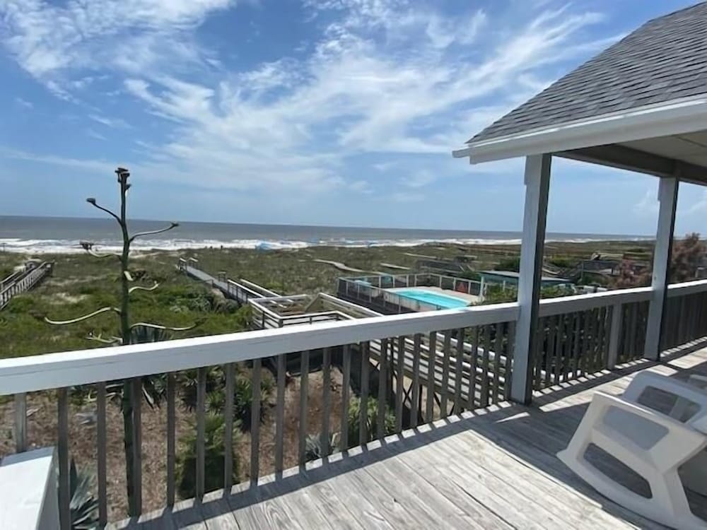 Due South - 5 Br Home