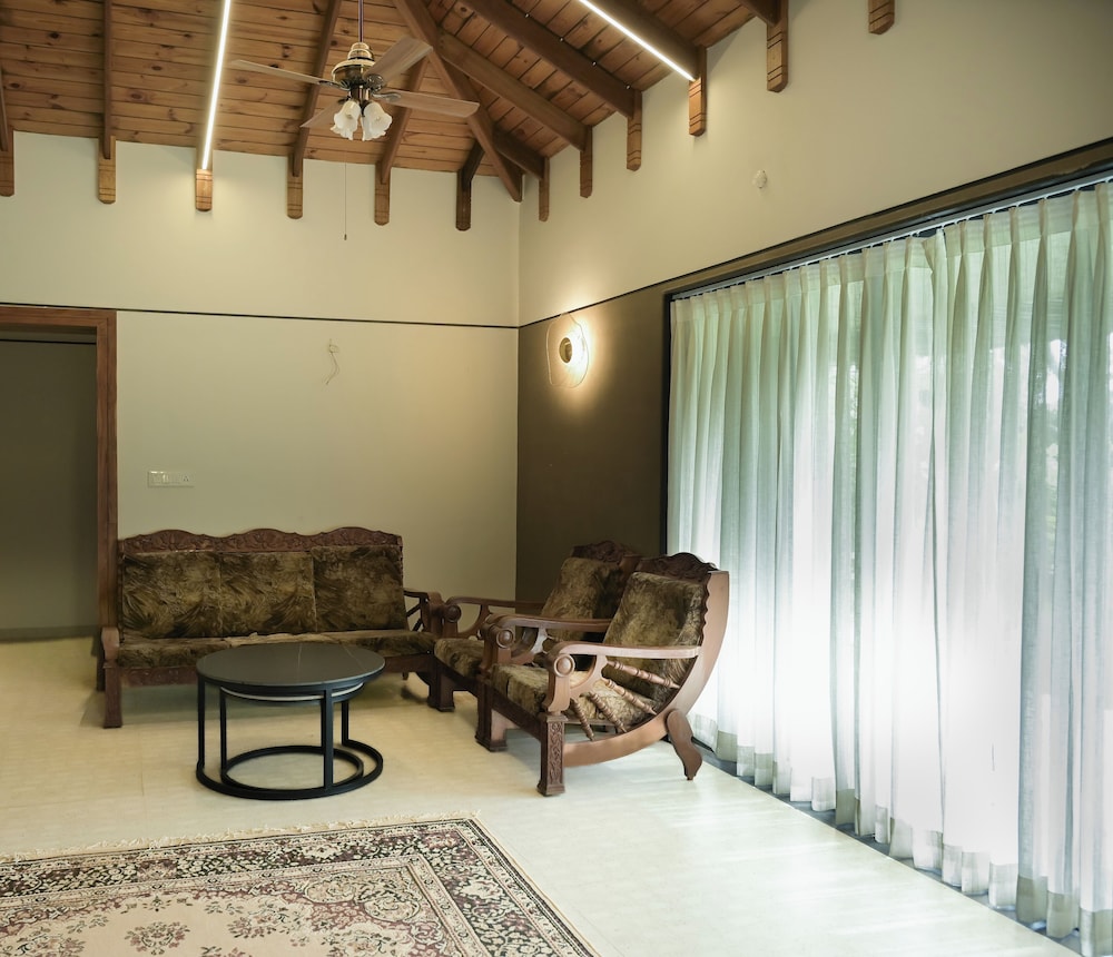 StayGuru Luxury Villa