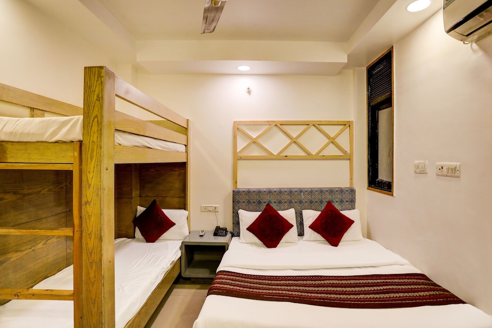 Staybook Hotel Jai Balaji New Delhi Railway Station
