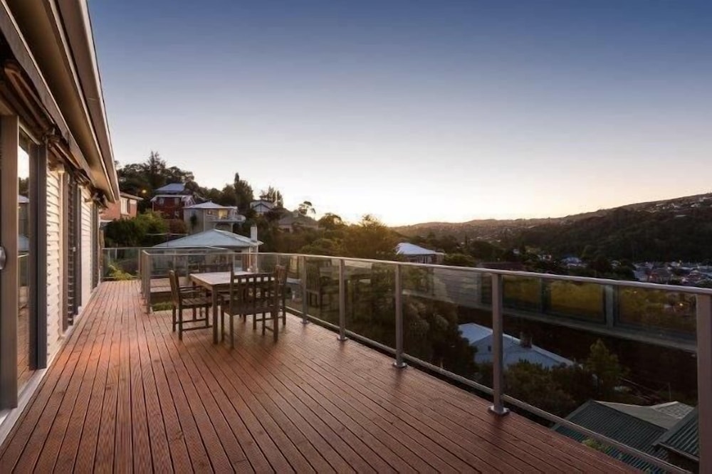 Baldwin Street BNB