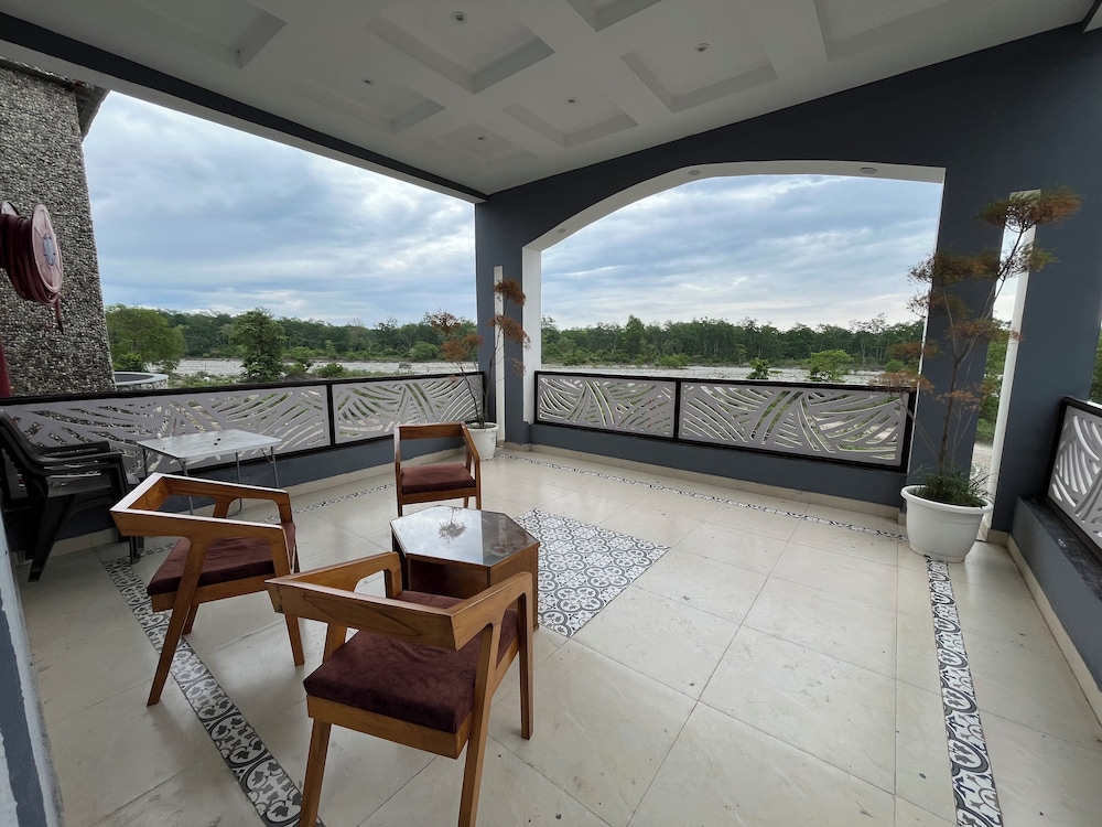 River Home Stay