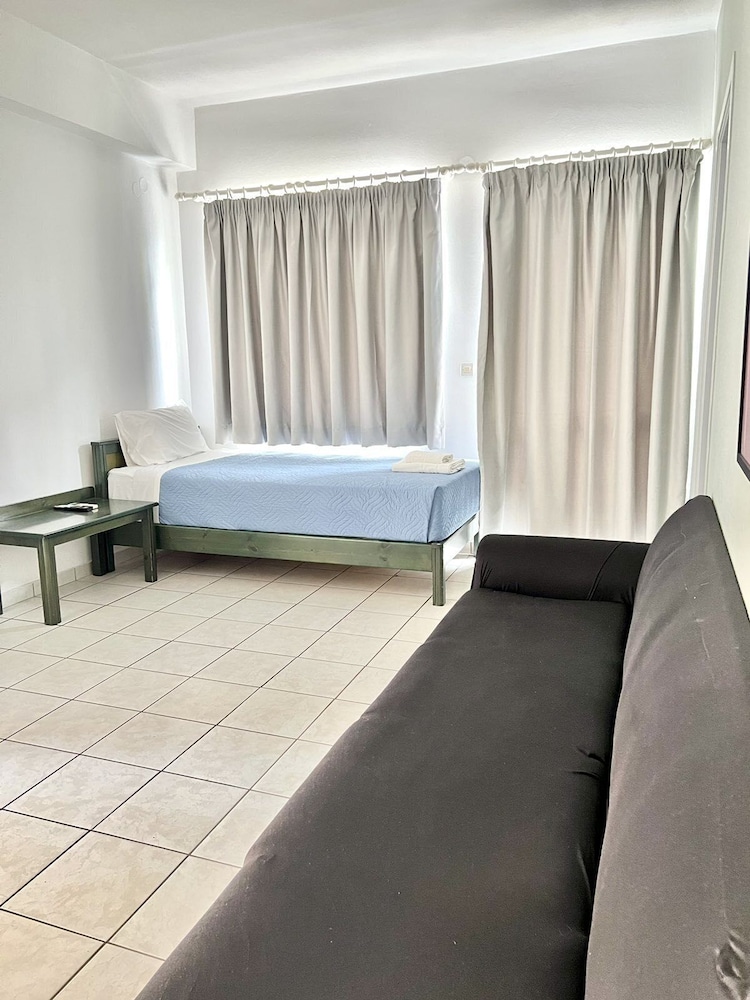 Mediterranea Apartments view 5