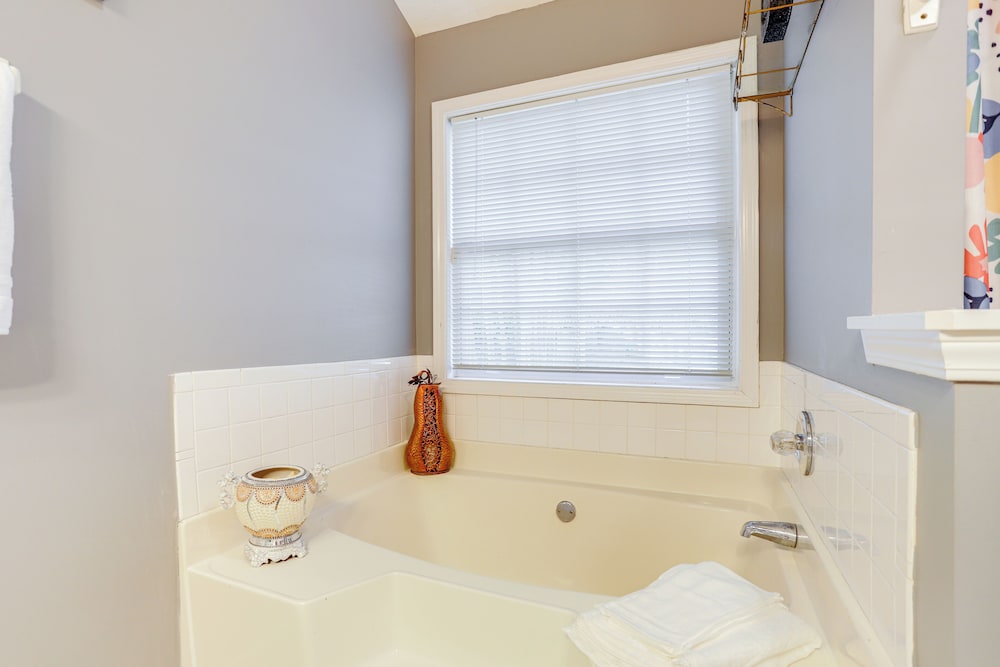 Close to Shopping: Pet-friendly Lawrenceville Home