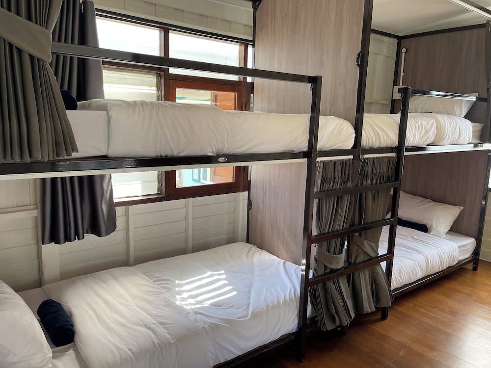 Green Cabin Hostel