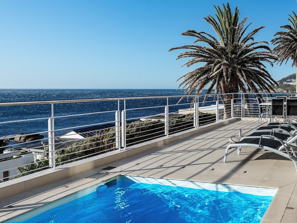 Blue Views Penthouse Beachfront Apartments