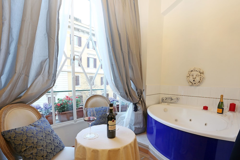 Liberty Rome Suites