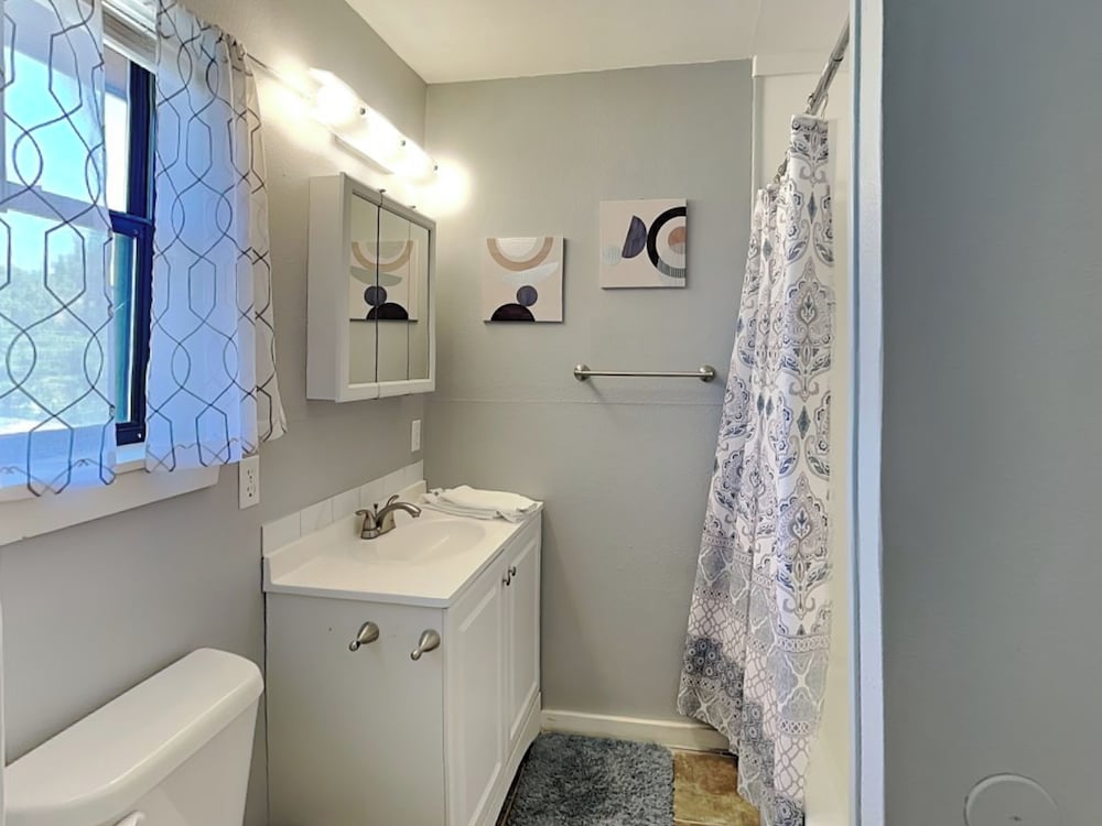 Knotty Pines Cabin by Ruidoso Vacation Rentals