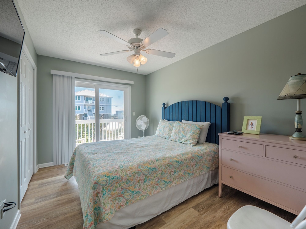 The Channel Marker by Topsail Realty