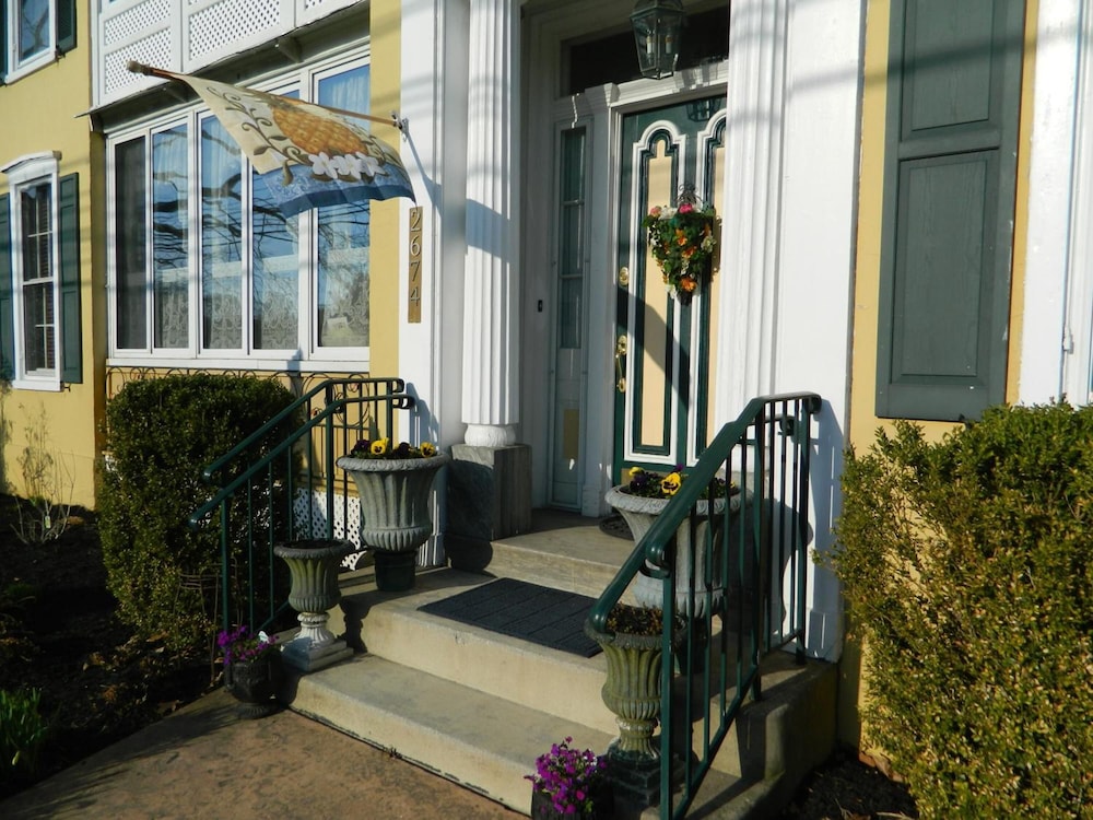 E J Bowman House Bed & Breakfast