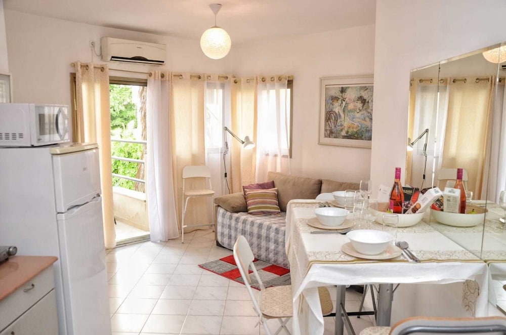 Elena Apartments